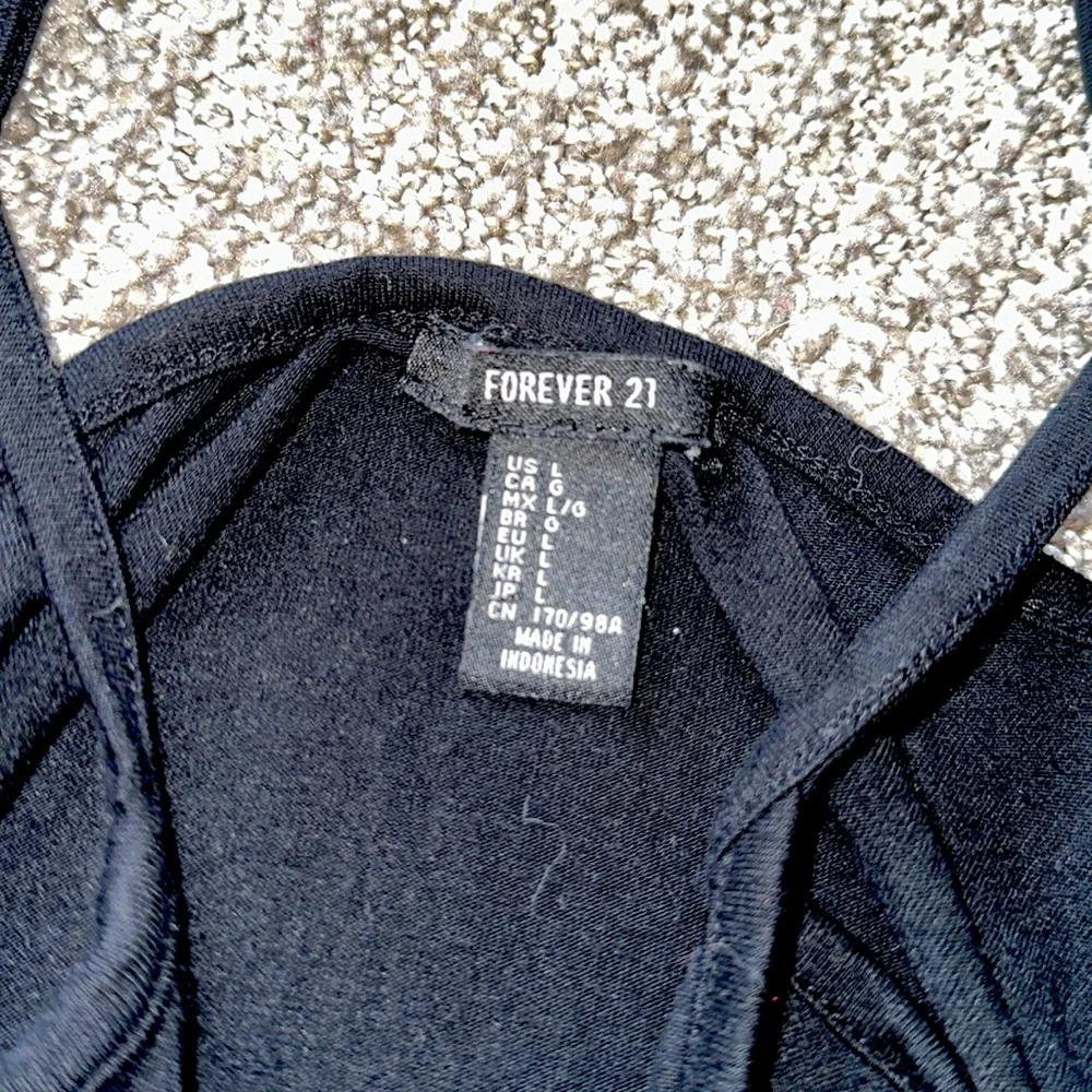 Cropped Tank - Picture 2 of 2